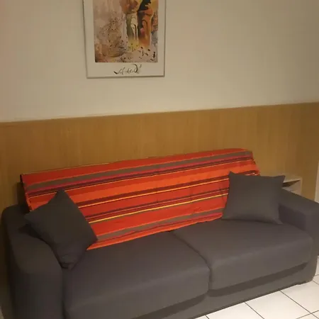 La Nicrom アパート *